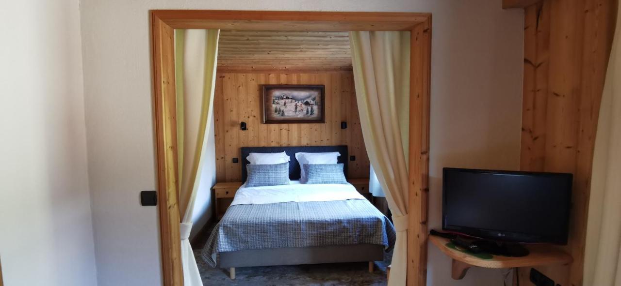 Hotel-Chalet Les Ecureuils Restaurant, Piscine, Garage Льо Гран-Борнан Екстериор снимка