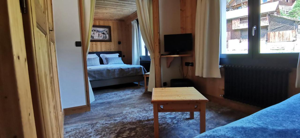 Hotel-Chalet Les Ecureuils Restaurant, Piscine, Garage Льо Гран-Борнан Екстериор снимка