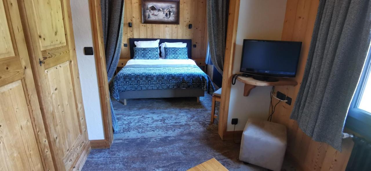 Hotel-Chalet Les Ecureuils Restaurant, Piscine, Garage Льо Гран-Борнан Екстериор снимка