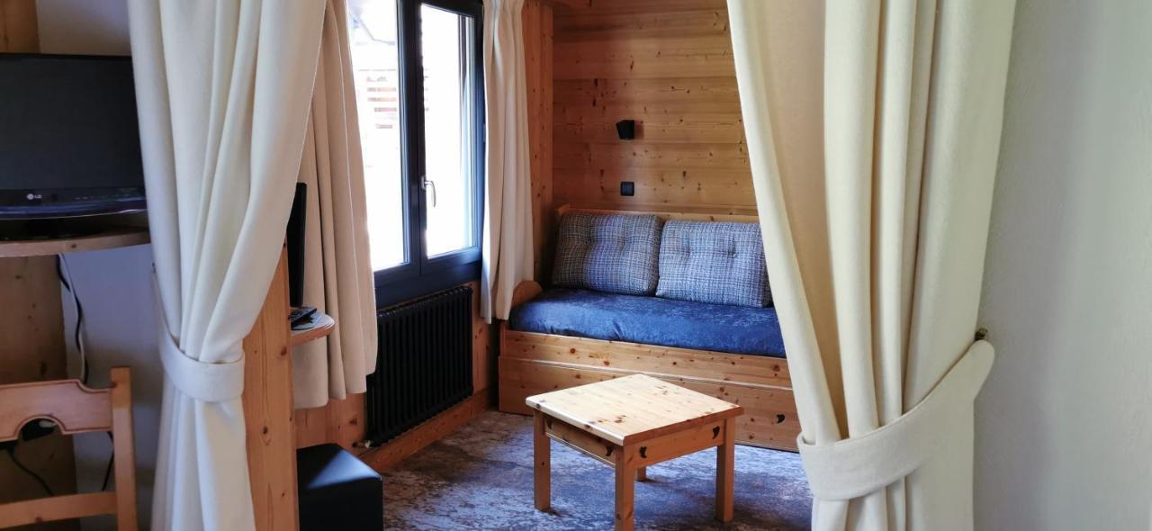 Hotel-Chalet Les Ecureuils Restaurant, Piscine, Jardin Garage Льо Гран-Борнан Екстериор снимка