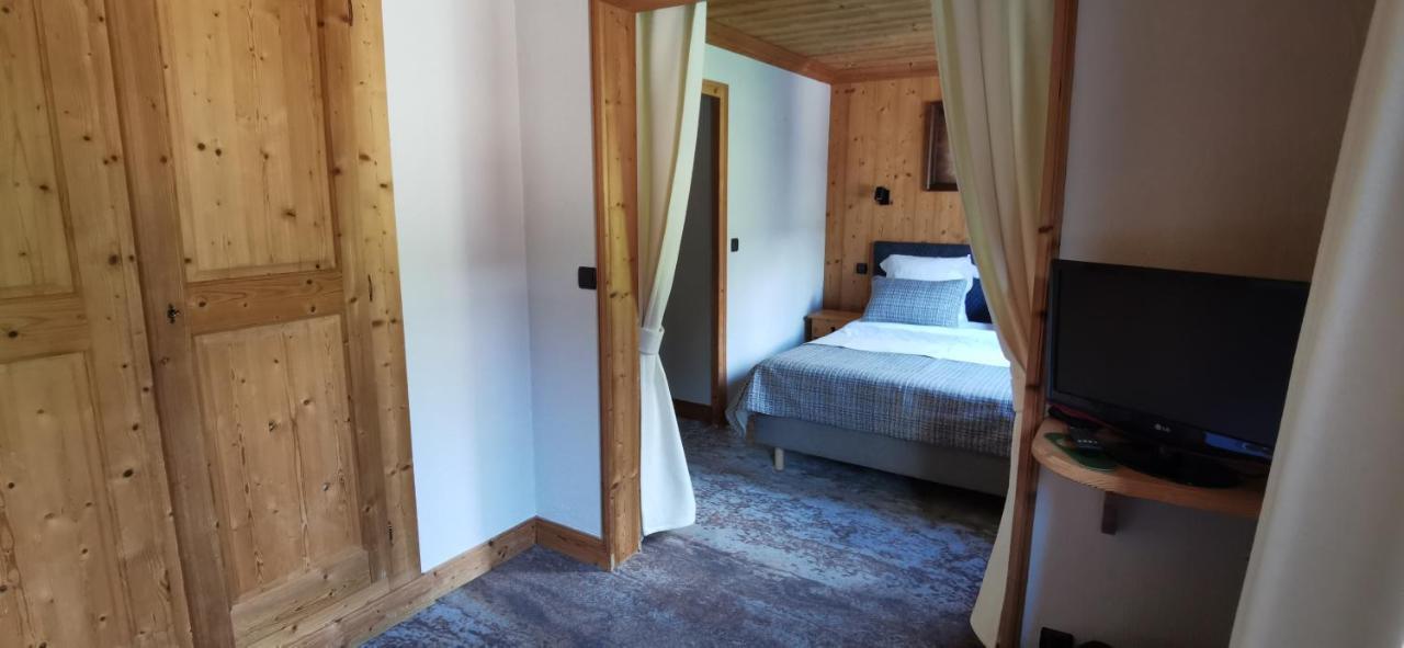 Hotel-Chalet Les Ecureuils Restaurant, Piscine, Garage Льо Гран-Борнан Екстериор снимка