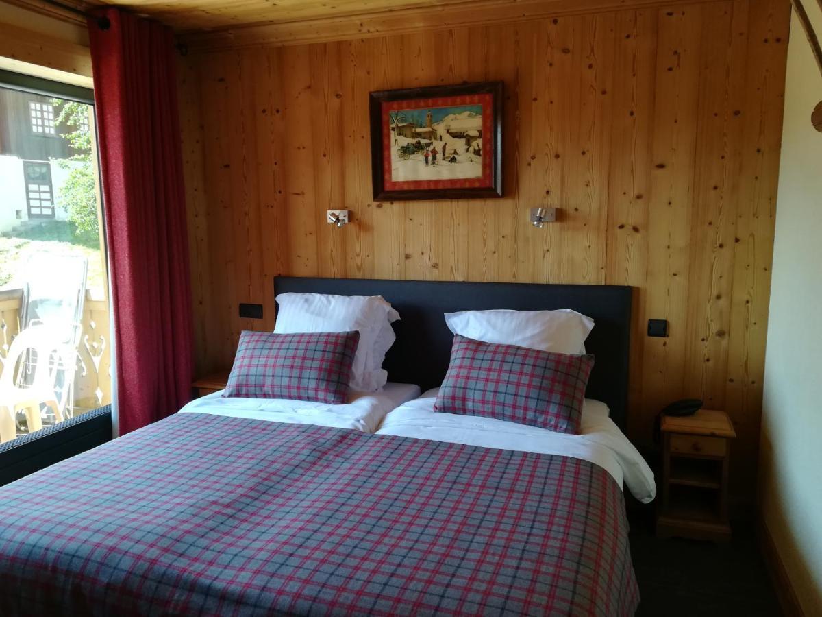 Hotel-Chalet Les Ecureuils Restaurant, Piscine, Garage Льо Гран-Борнан Екстериор снимка