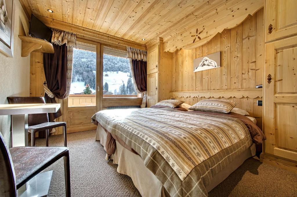 Hotel-Chalet Les Ecureuils Restaurant, Piscine, Jardin Garage Льо Гран-Борнан Стая снимка