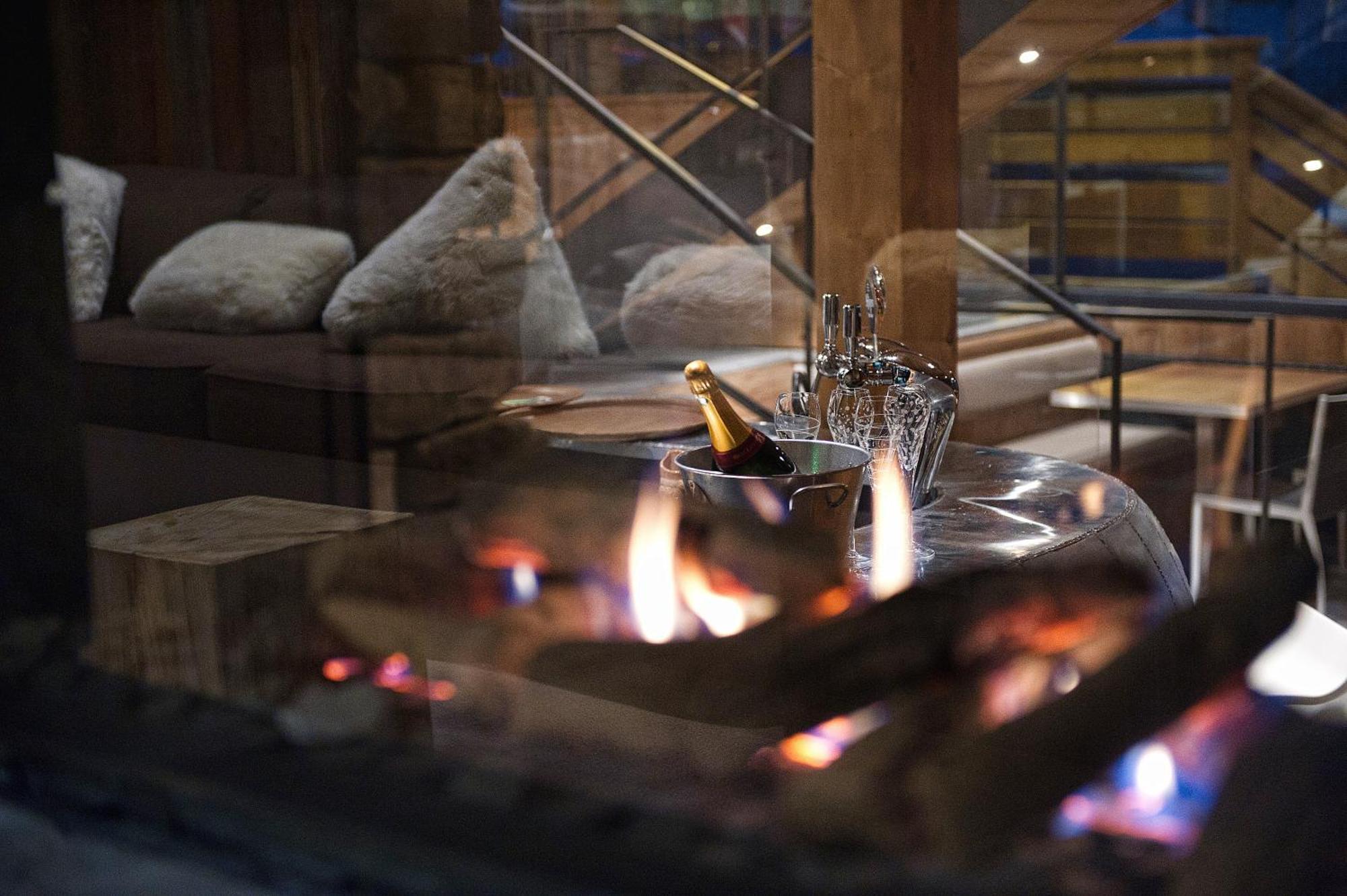Hotel-Chalet Les Ecureuils Restaurant, Piscine, Jardin Garage Льо Гран-Борнан Екстериор снимка