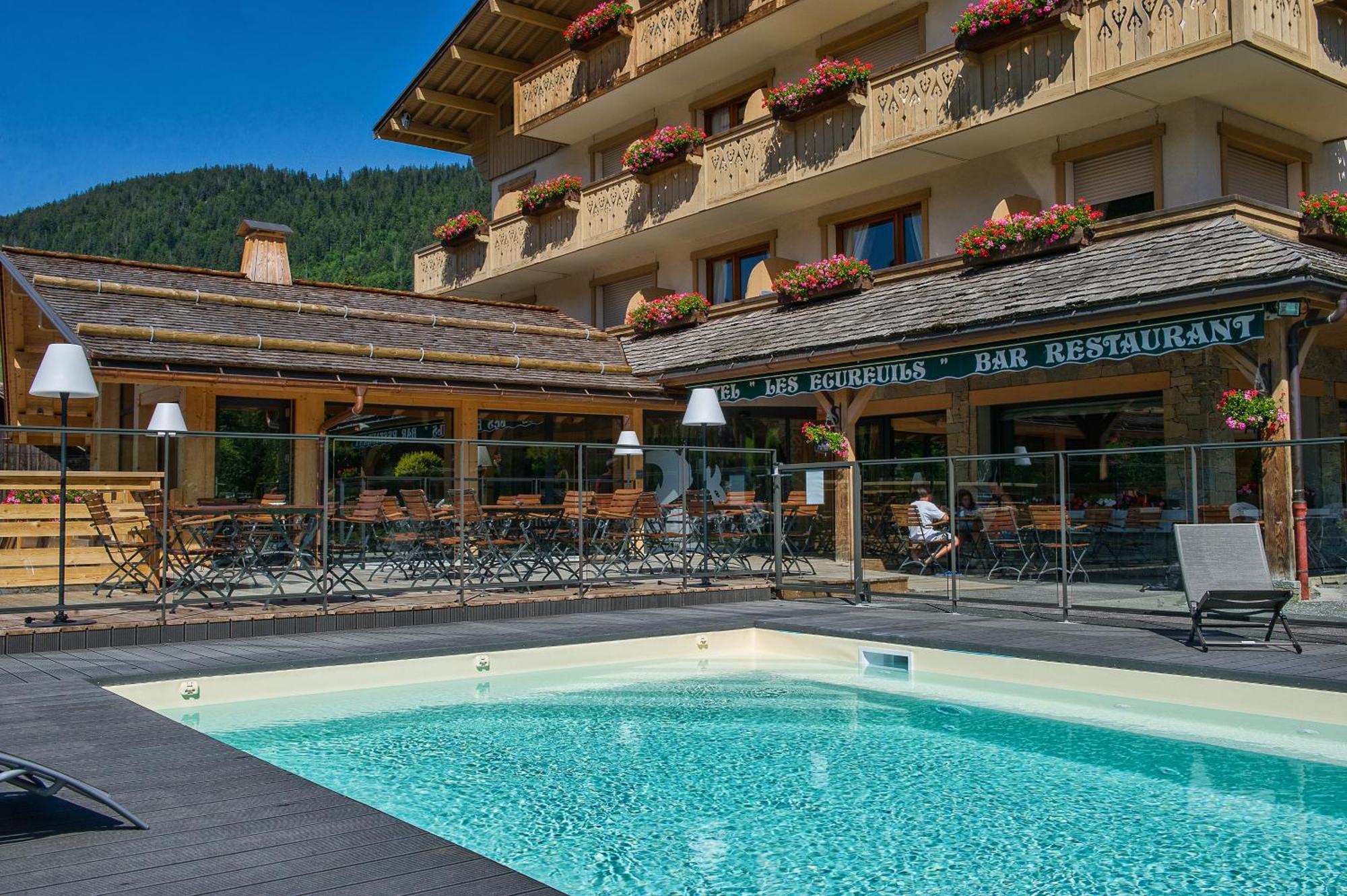 Hotel-Chalet Les Ecureuils Restaurant, Piscine, Garage Льо Гран-Борнан Екстериор снимка