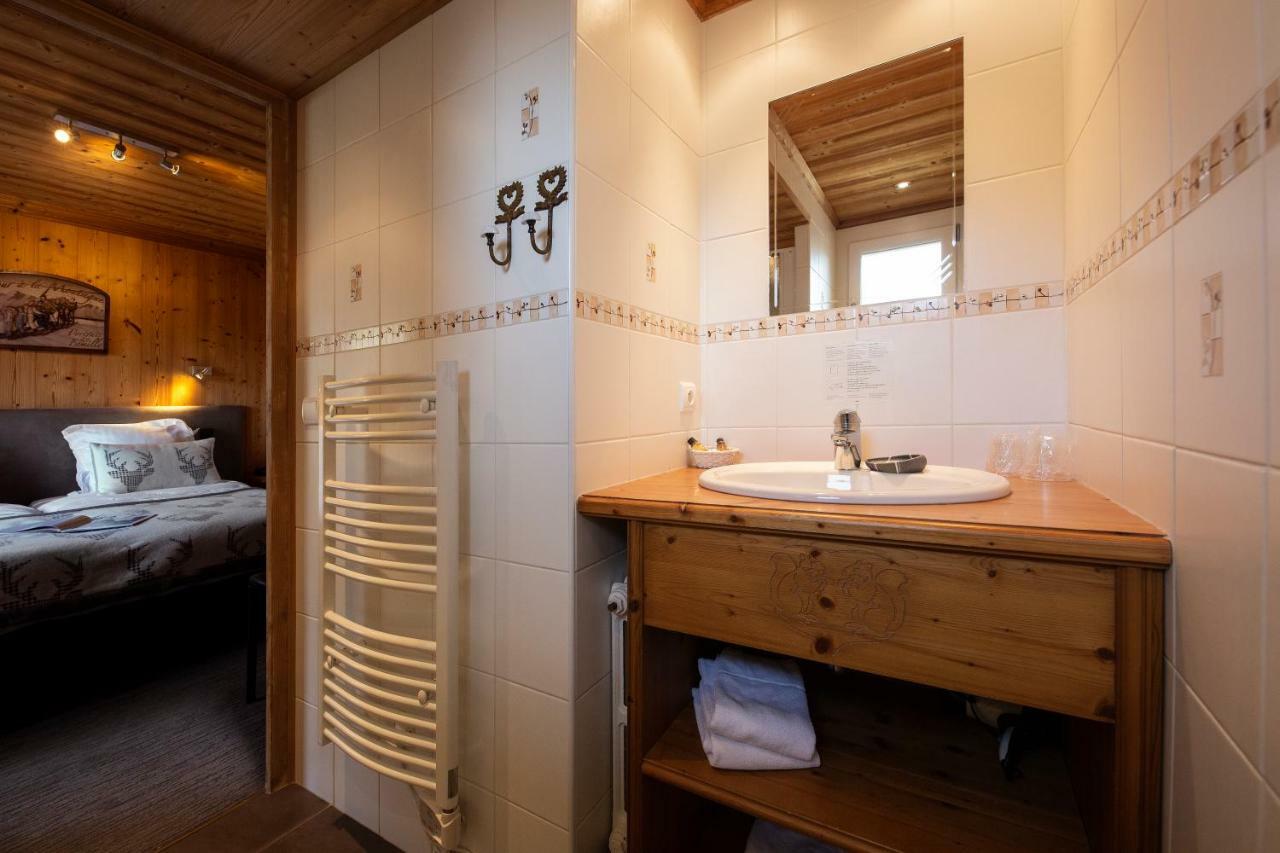 Hotel-Chalet Les Ecureuils Restaurant, Piscine, Jardin Garage Льо Гран-Борнан Екстериор снимка